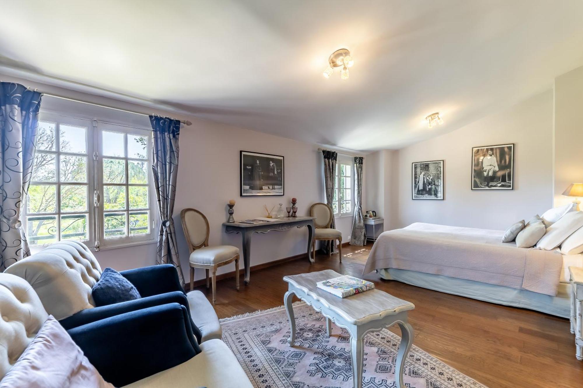Domaine De Rhodes Bed and breakfast